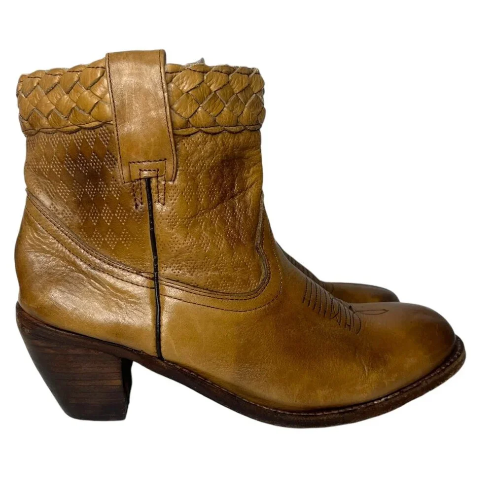 BED STU Cobbler Series Heeled Ankle Boots 9.5 Distressed Western Woven Leather